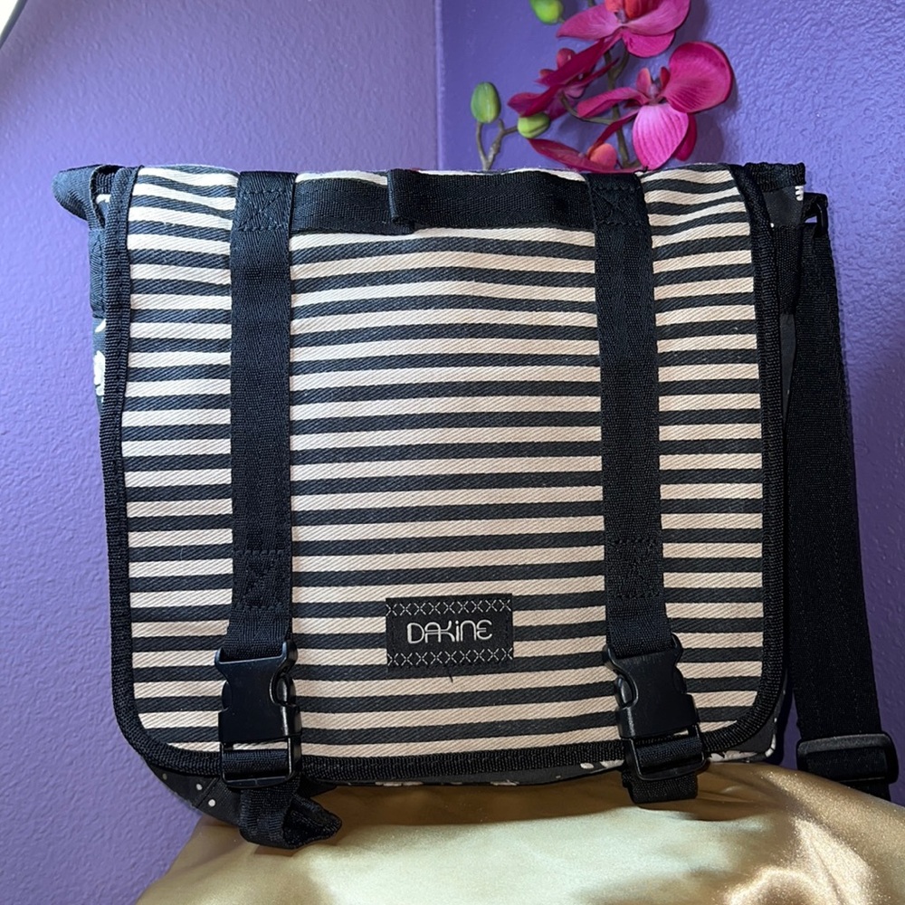 Dakine Crossbody Bag